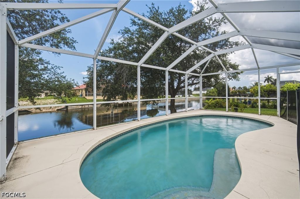 Image 25 of property listing at 2022 SW 15th AVE, Cape Coral, FL 33991