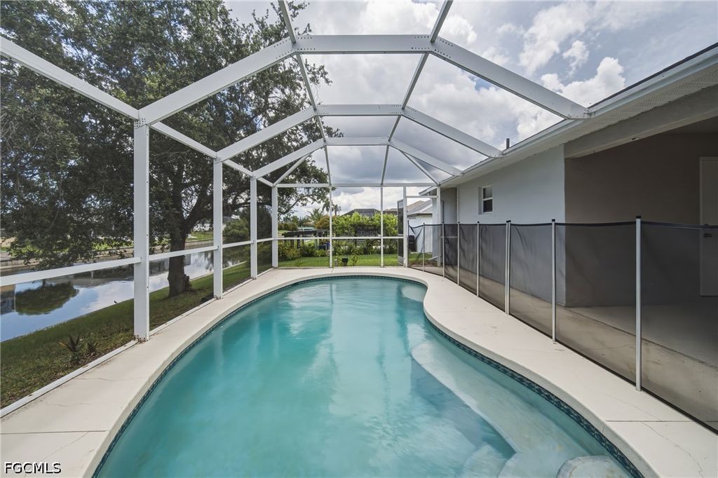 Image 26 of property listing at 2022 SW 15th AVE, Cape Coral, FL 33991