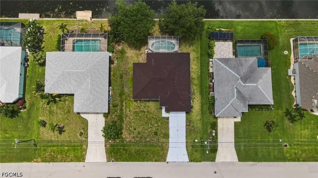 Image 29 of property listing at 2022 SW 15th AVE, Cape Coral, FL 33991