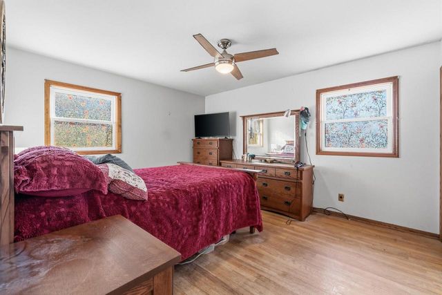 2213 Parkfield DRIVE, West Bend, WI 53090