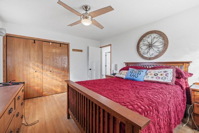 2213 Parkfield DRIVE, West Bend, WI 53090