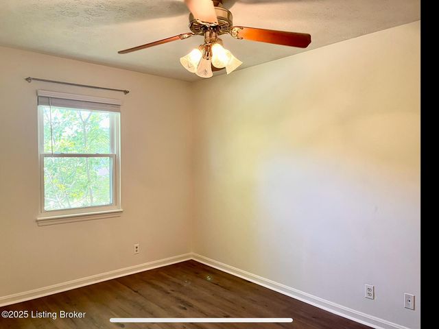 12303 Brookgreen Dr, Louisville, KY 40243