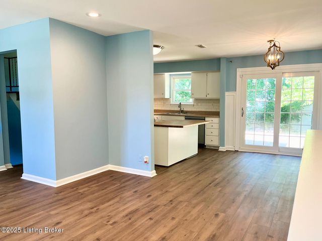 12303 Brookgreen Dr, Louisville, KY 40243