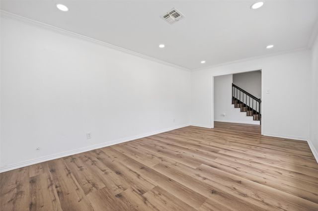 1123 Suwanee Lane, Houston, TX 77090