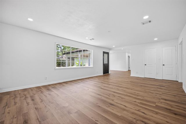 1123 Suwanee Lane, Houston, TX 77090