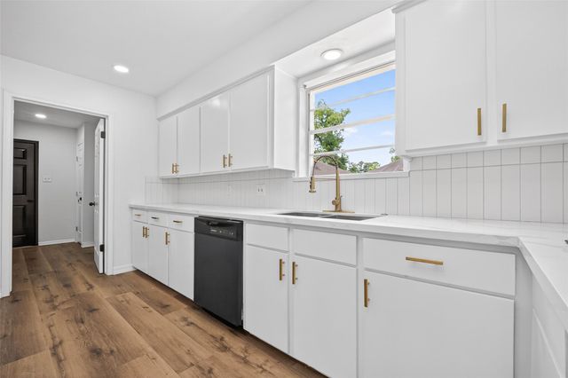 1123 Suwanee Lane, Houston, TX 77090