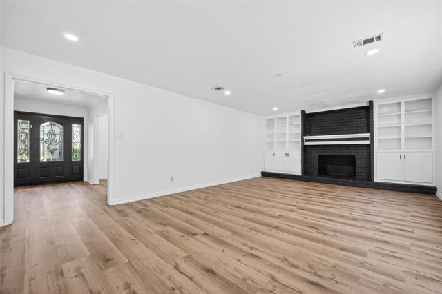 1123 Suwanee Lane, Houston, TX 77090