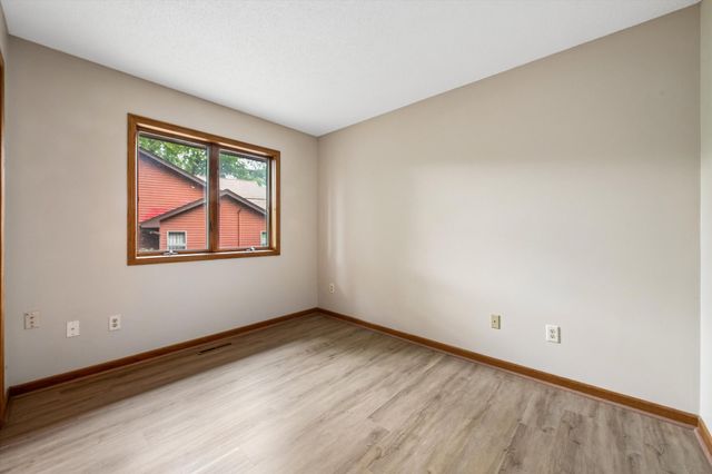 460 Oakhill Road, Chaska, MN 55318