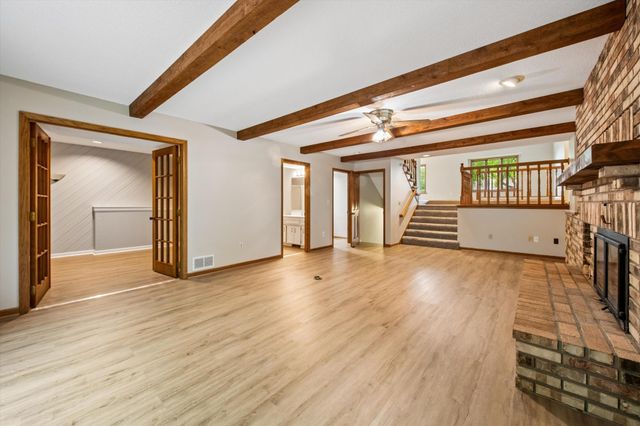 460 Oakhill Road, Chaska, MN 55318