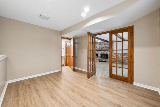 460 Oakhill Road, Chaska, MN 55318