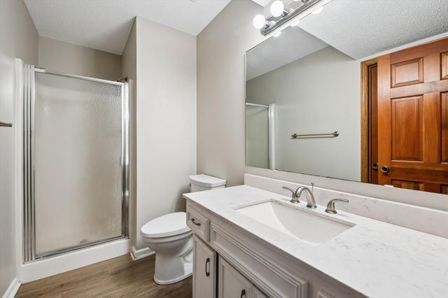 460 Oakhill Road, Chaska, MN 55318