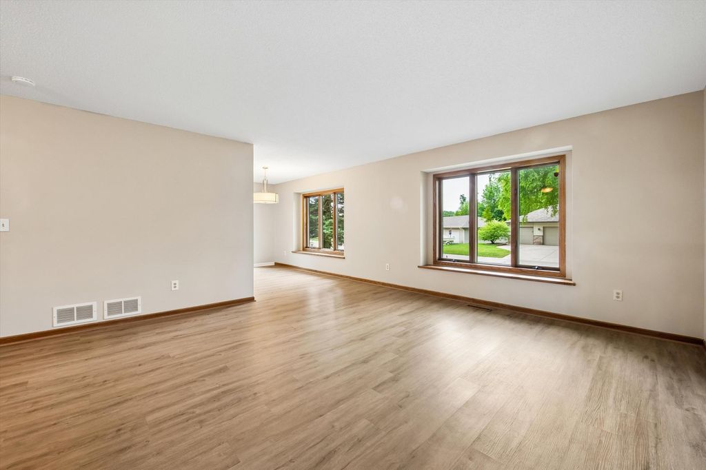 460 Oakhill Road, Chaska, MN 55318 — photo 5