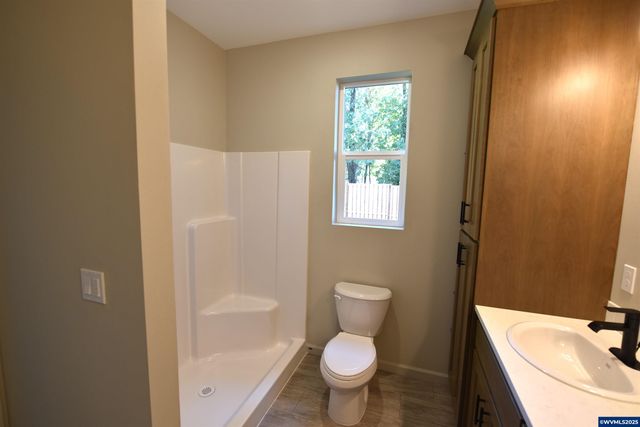 871 Oakleaf Wy, Silverton, OR 97381