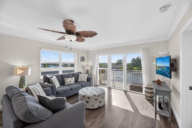 1111 N RIVERSIDE Drive 401, Pompano Beach, FL 33062