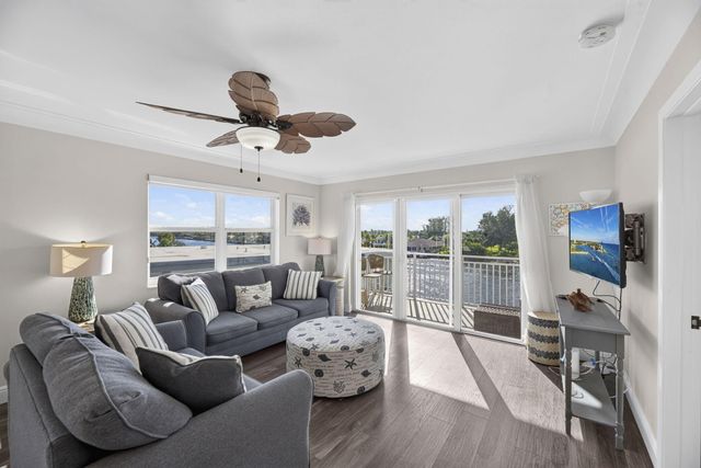 1111 N RIVERSIDE Drive 401, Pompano Beach, FL 33062