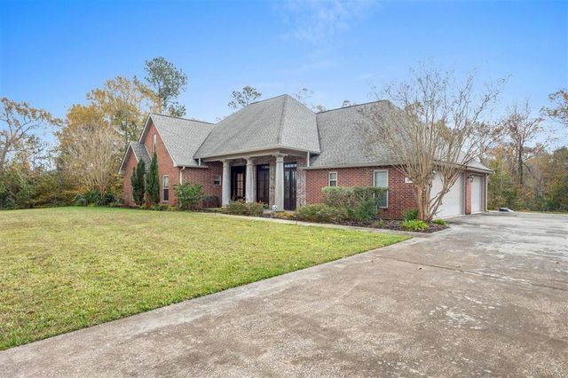 1663 S Woodland Forest Drive, Lake Charles, LA 70611