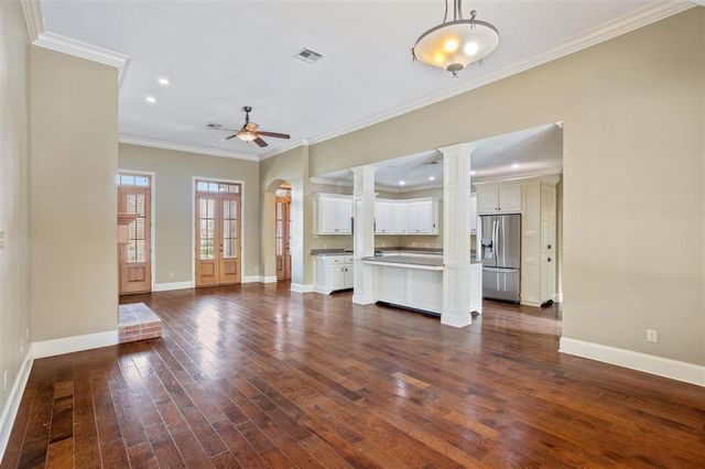 1663 S Woodland Forest Drive, Lake Charles, LA 70611