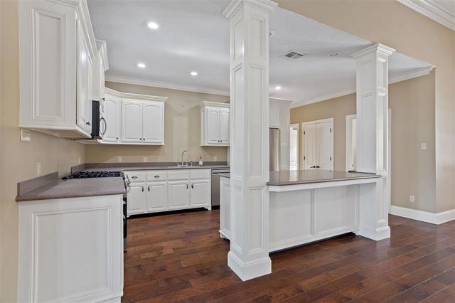 1663 S Woodland Forest Drive, Lake Charles, LA 70611