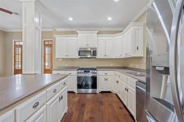 1663 S Woodland Forest Drive, Lake Charles, LA 70611