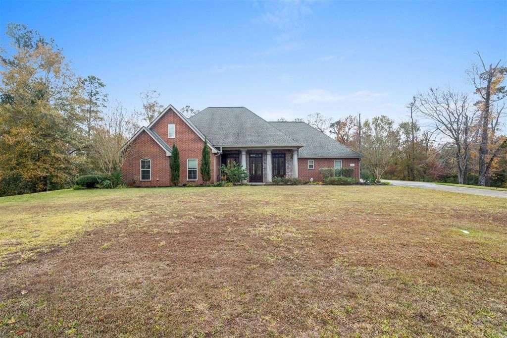 1663 S Woodland Forest Drive, Lake Charles, LA 70611