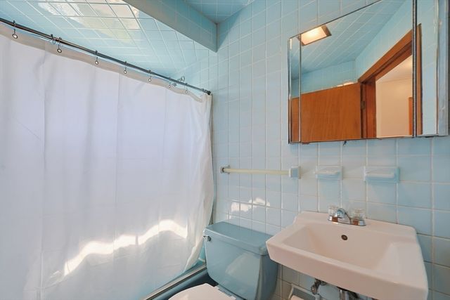 24 Poplar Rd, Quincy, MA 02169