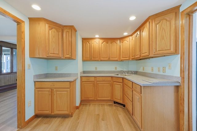 24 Poplar Rd, Quincy, MA 02169