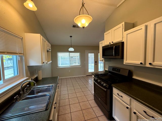 9458 Charter Point, San Antonio, TX 78250