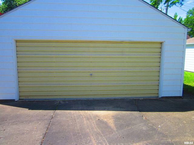 1528 W MONROE Street, Springfield, IL 62704