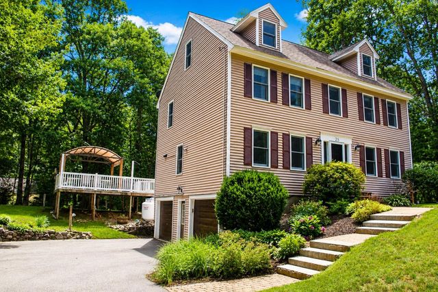 25 Peaslee Court, Hampstead, NH 03038