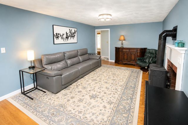 25 Peaslee Court, Hampstead, NH 03038