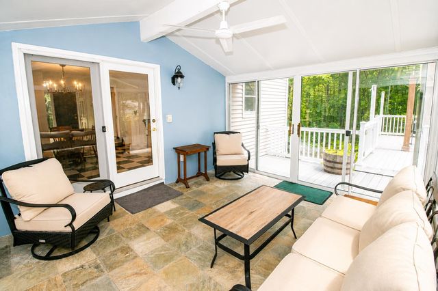 25 Peaslee Court, Hampstead, NH 03038