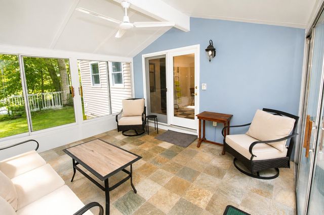 25 Peaslee Court, Hampstead, NH 03038