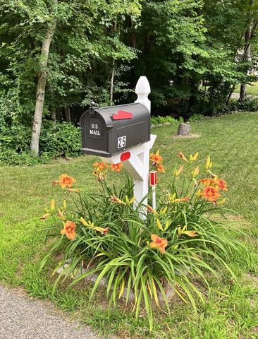 25 Peaslee Court, Hampstead, NH 03038