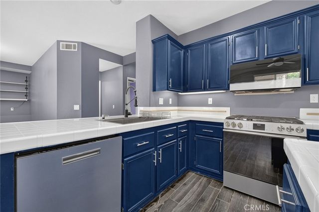 1359 Williamsburg Lane, Corona, CA 92882