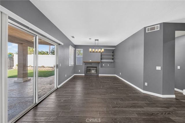 1359 Williamsburg Lane, Corona, CA 92882
