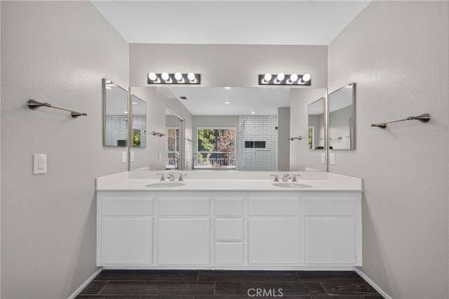1359 Williamsburg Lane, Corona, CA 92882