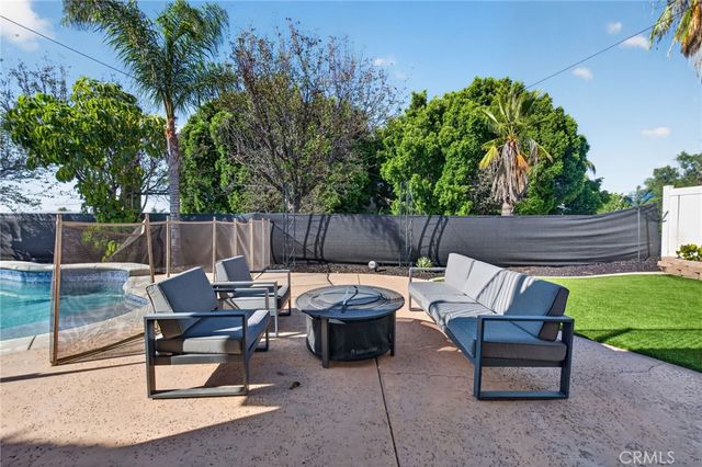 1359 Williamsburg Lane, Corona, CA 92882