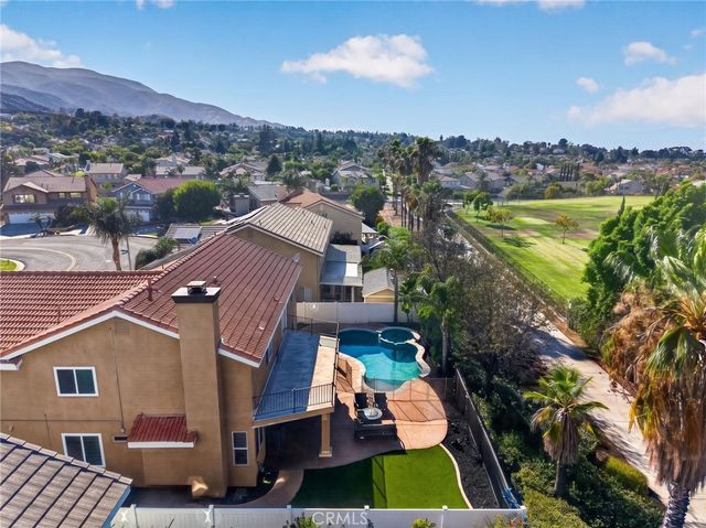 1359 Williamsburg Lane, Corona, CA 92882