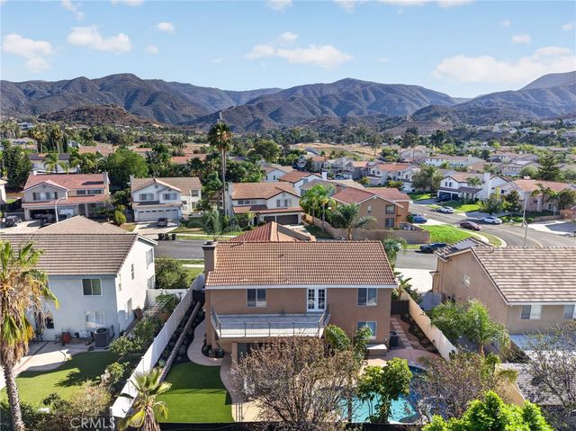1359 Williamsburg Lane, Corona, CA 92882