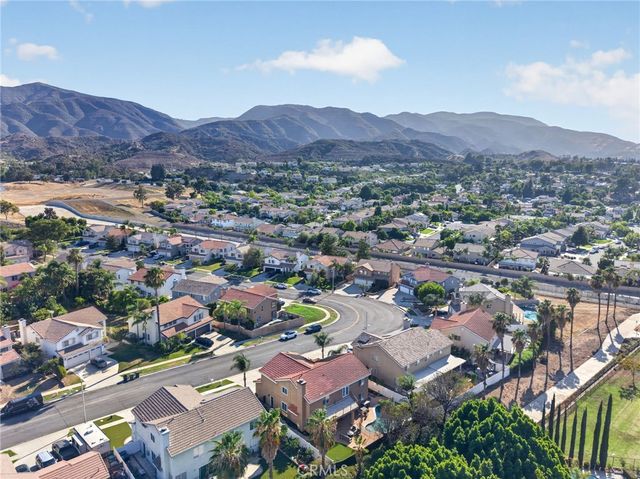 1359 Williamsburg Lane, Corona, CA 92882