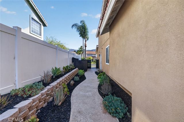 1359 Williamsburg Lane, Corona, CA 92882