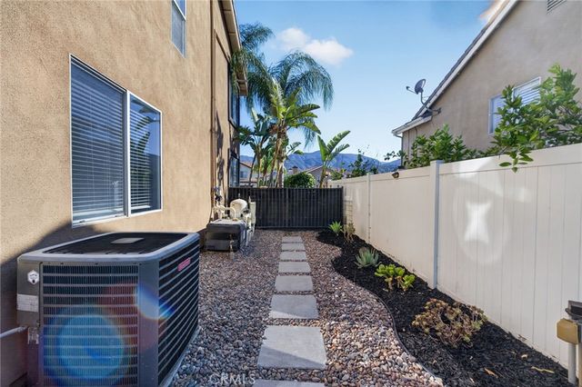 1359 Williamsburg Lane, Corona, CA 92882