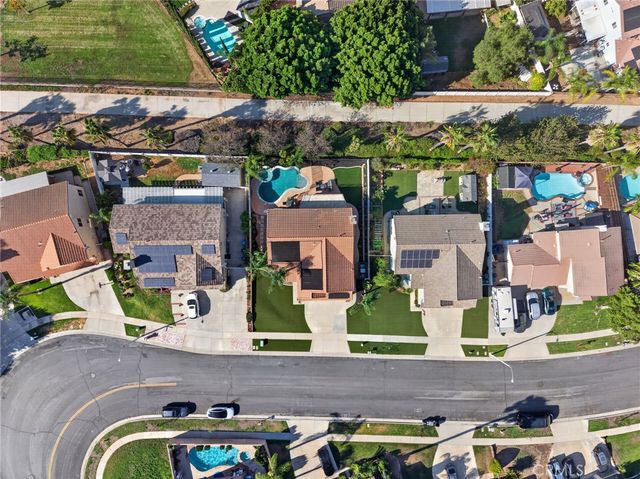 1359 Williamsburg Lane, Corona, CA 92882