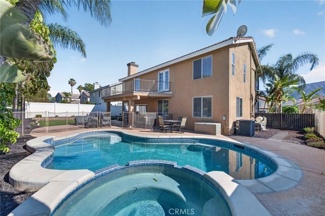 1359 Williamsburg Lane, Corona, CA 92882