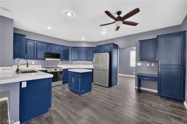 1359 Williamsburg Lane, Corona, CA 92882