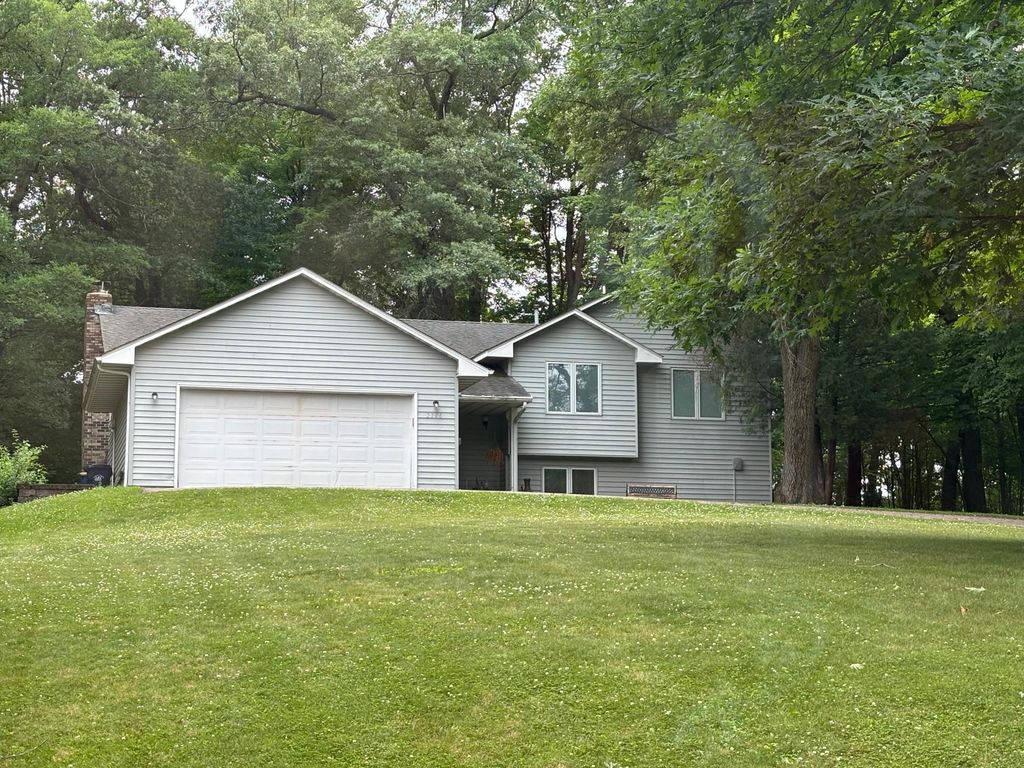 2106 39th Street W, Webster, MN 55088 — exterior