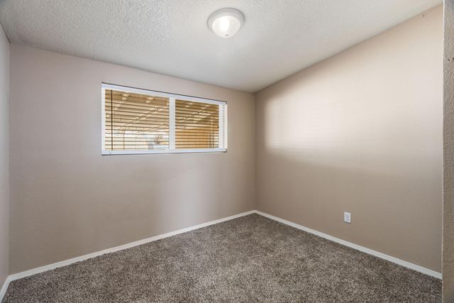 1825 Pitt Street NE, Albuquerque, NM 87112