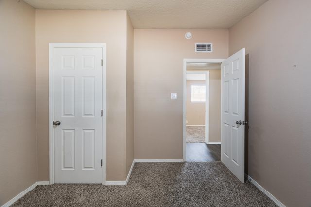 1825 Pitt Street NE, Albuquerque, NM 87112