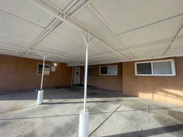1825 Pitt Street NE, Albuquerque, NM 87112