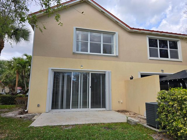 1111 Pinewood Lake Court, Greenacres, FL 33415